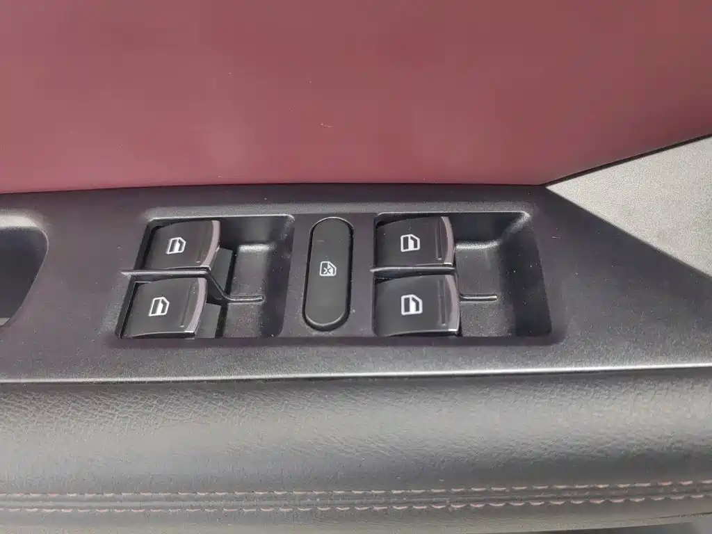 Фото 9 - Haval H6 Coupe