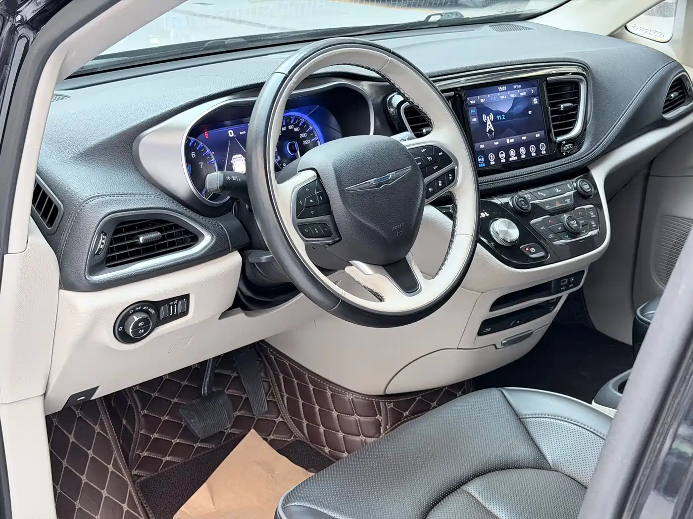 Chrysler Pacifica 2019 2017 3.6L Premium Edition