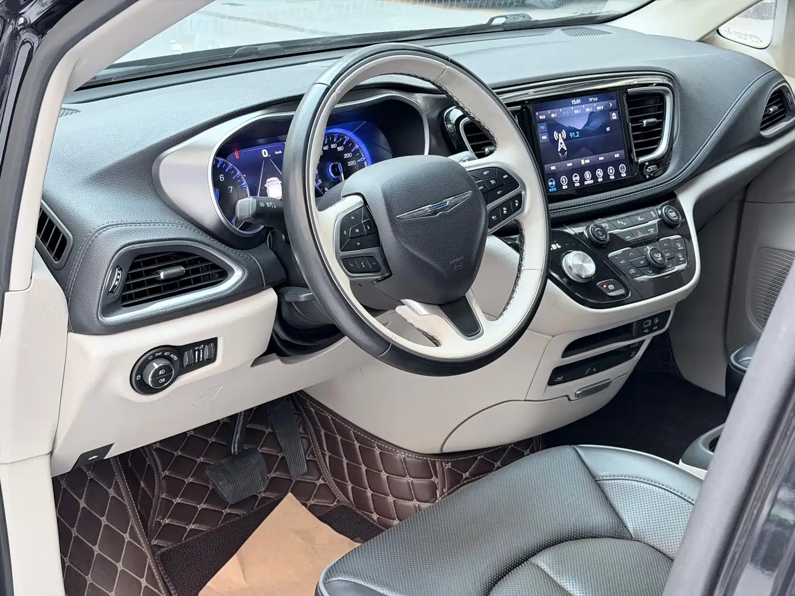 Фото 18 - Chrysler Pacifica