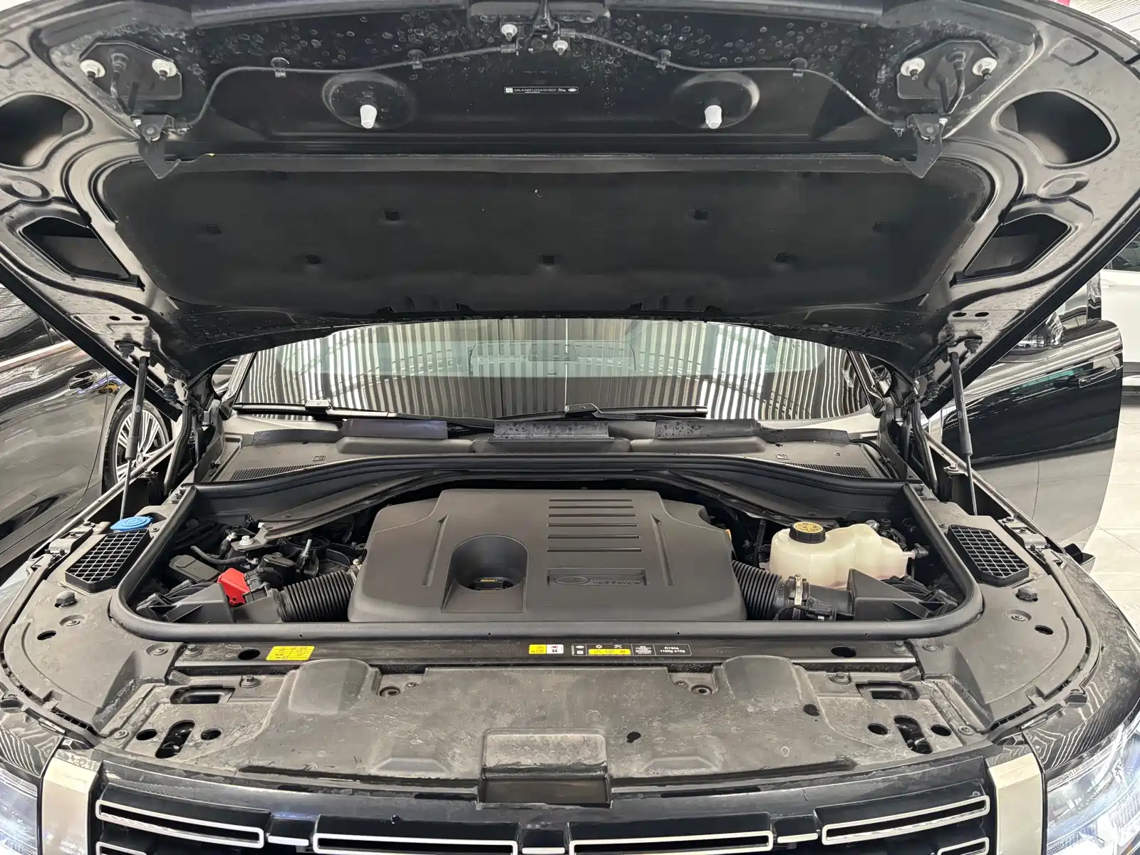Photo 7 - Land Rover Range Rover