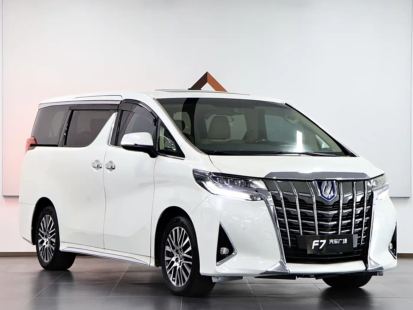 Toyota Alphard 2015 3.5L Premium Edition фото 3