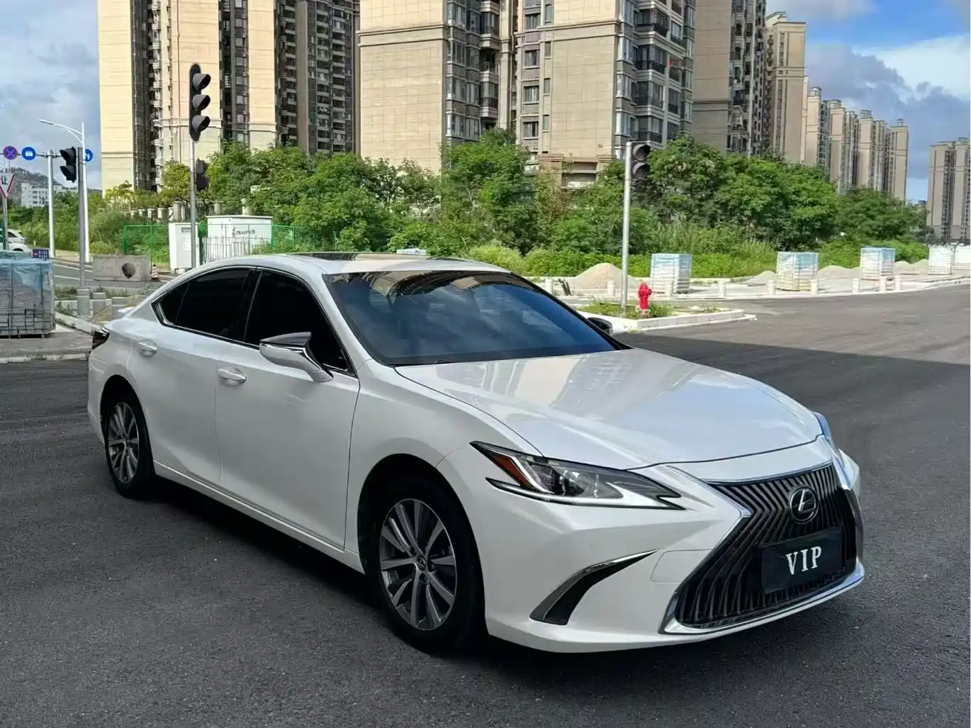 Фото 3 - Lexus ES