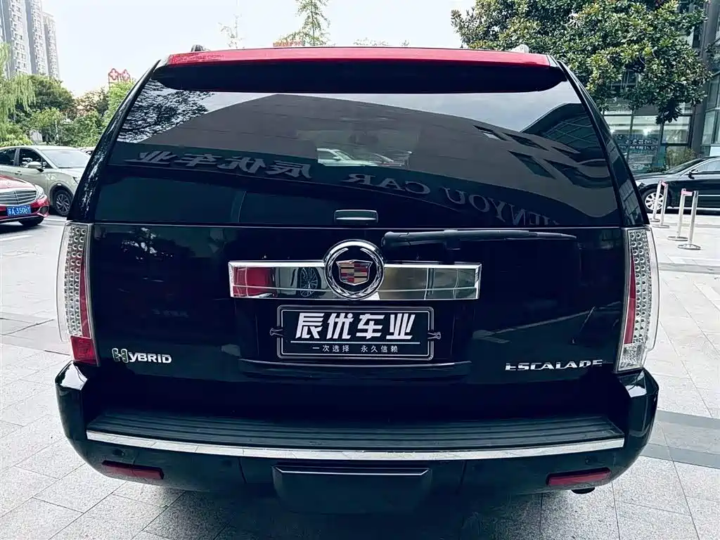 Cadillac Escalade 2010 6.0 Hybrid фото 4