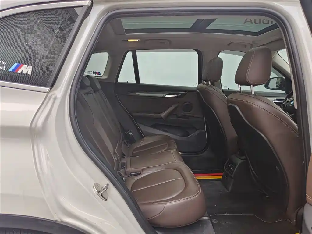 BMW X1 2019 sDrive18Li Premium Model фото 10