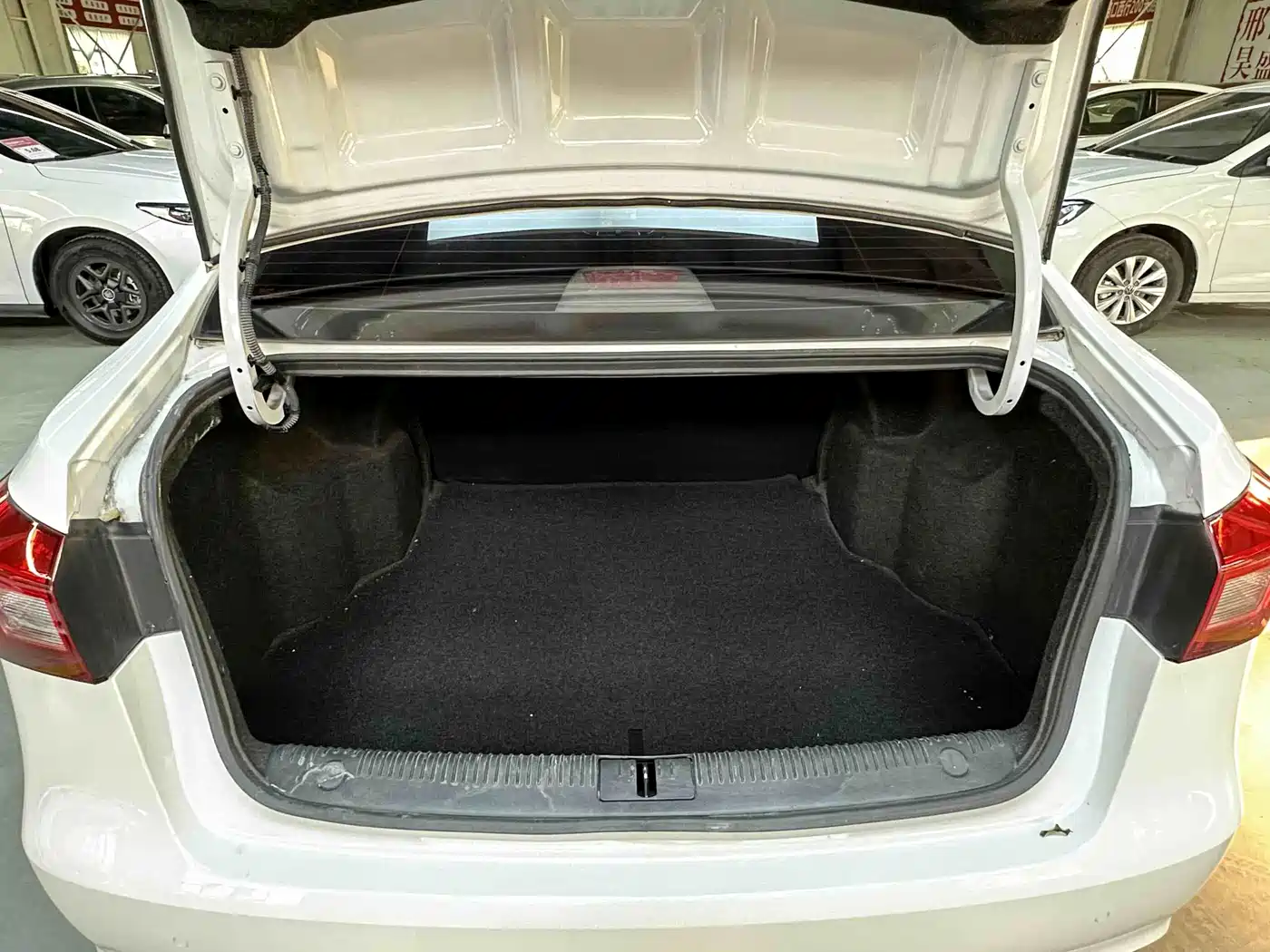 Roewe 360 2017 2017 1.5L Auto Luxury Edition