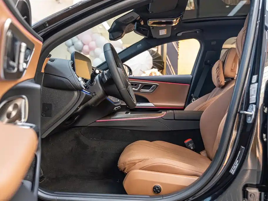 Mercedes-Benz E-Class 2025 E 300 L Luxury фото 4