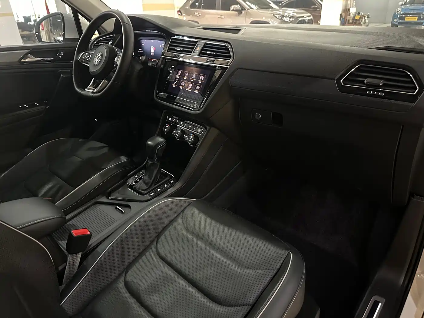 Volkswagen Tiguan L 2021 330TSI Automatic 2WD R-Line Flagship фото 15