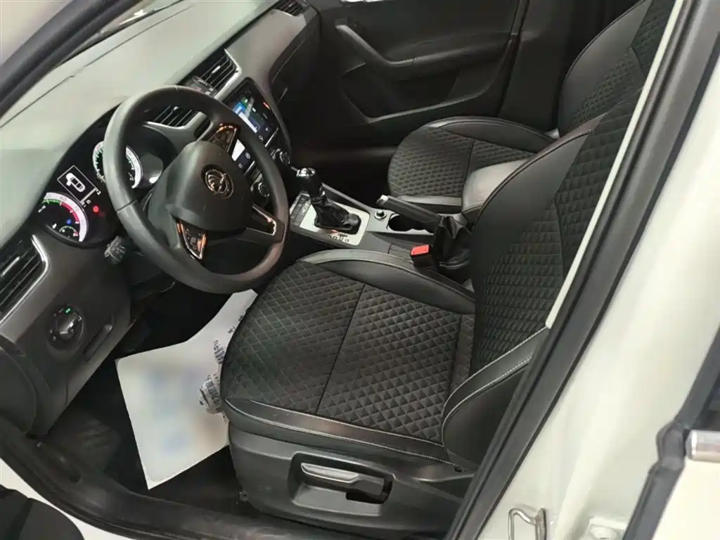 Škoda Octavia 2019 TSI280 DSG Smart Drive Luxury Edition China VI фото 15
