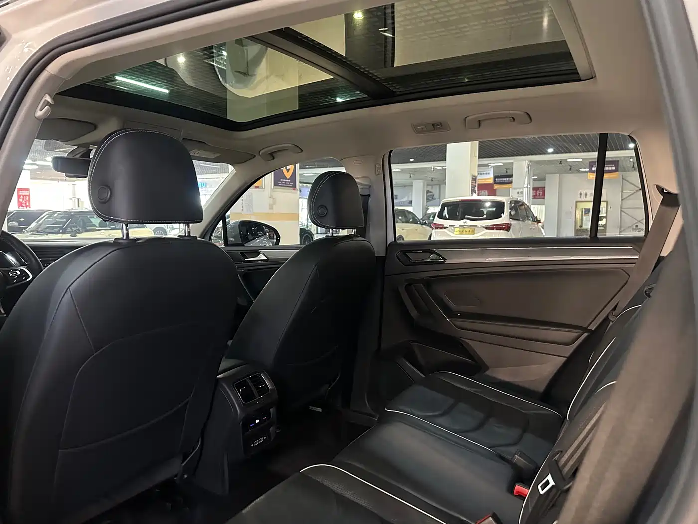 Volkswagen Tiguan L 2021 330TSI Automatic 2WD R-Line Flagship фото 16