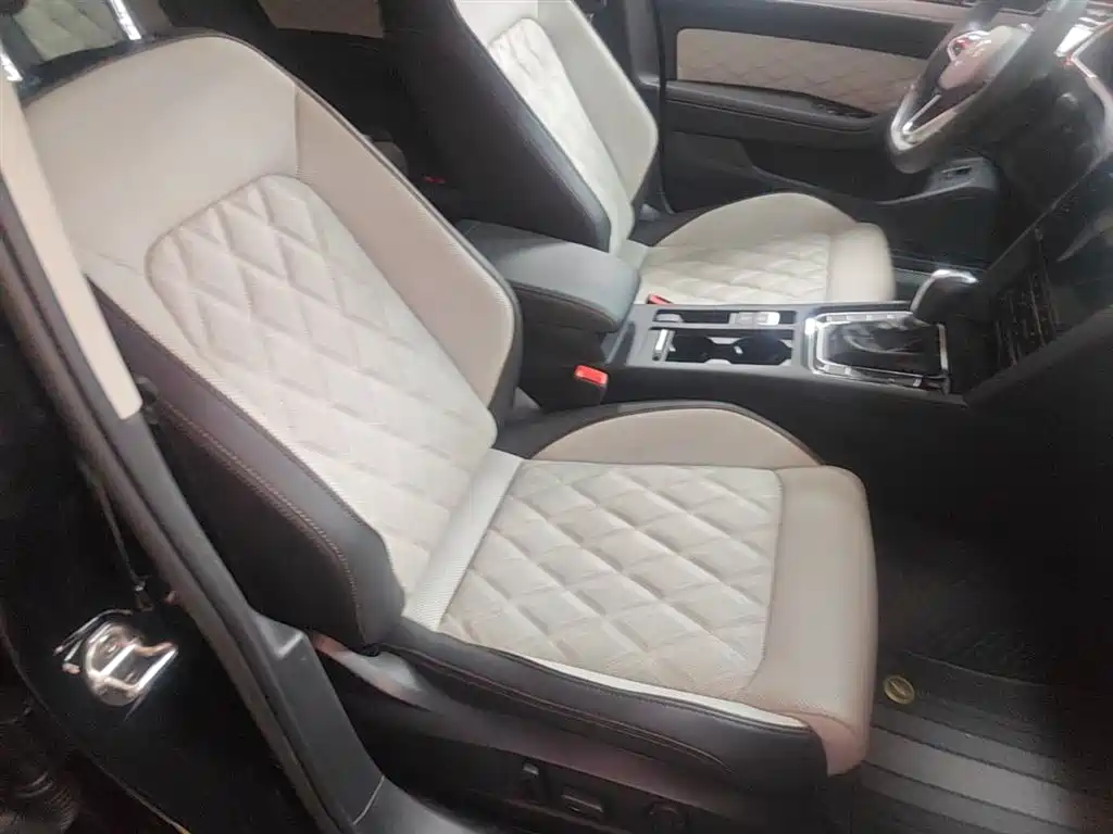 Volkswagen Magotan 2023 Model 2 Million Commemorative Edition 330TSI DSG Luxury фото 25