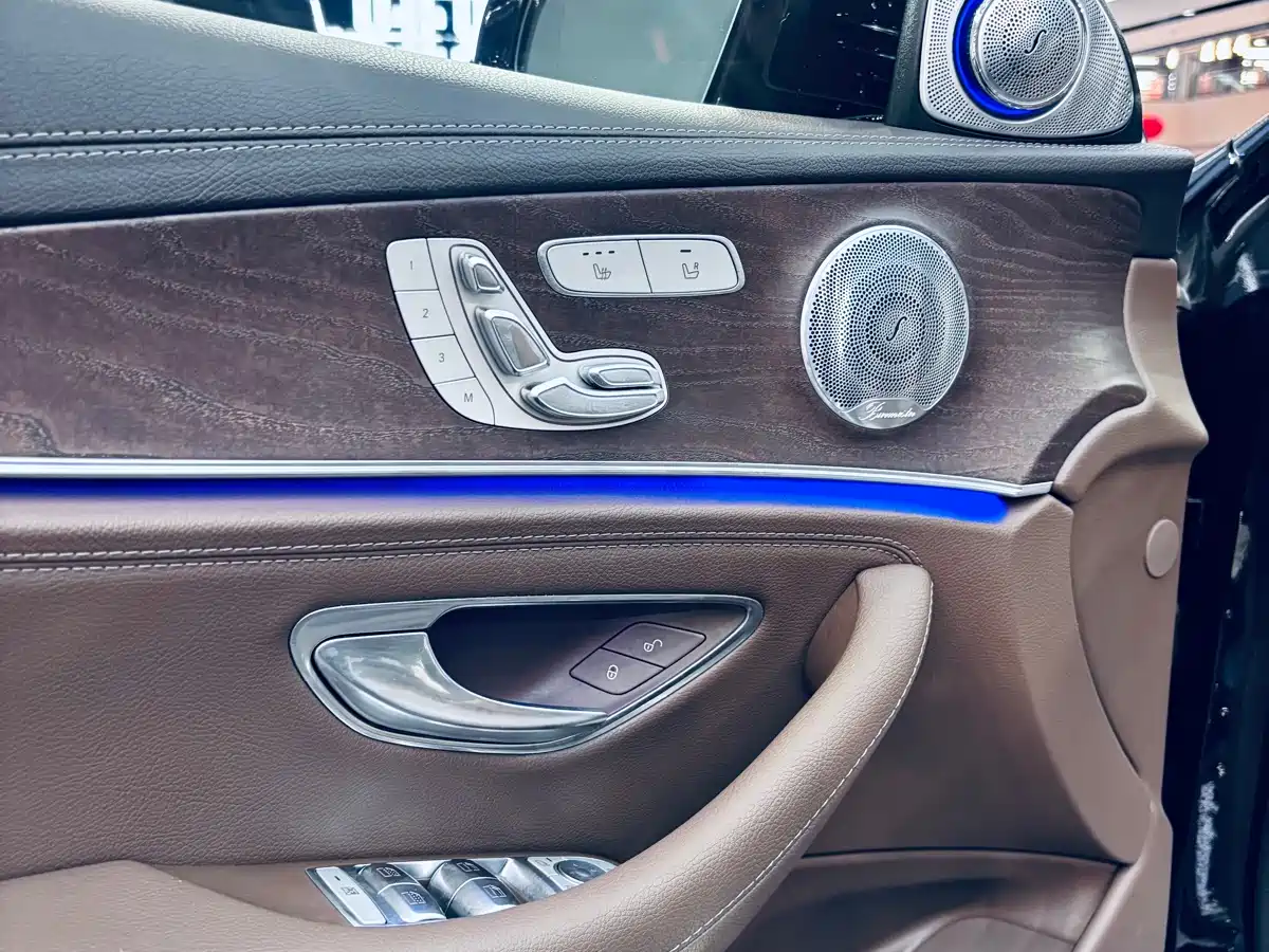 Mercedes-Benz E-Class 2020 E 300 L Luxury Model фото 7
