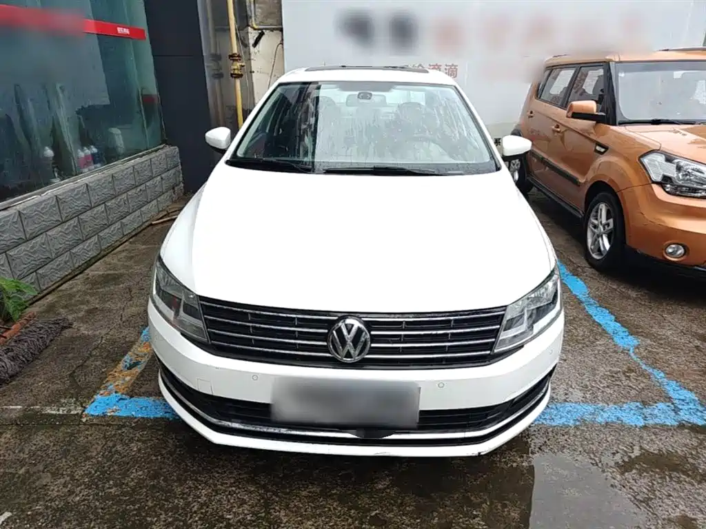 Volkswagen Lavida 2015 230TSI DSG Comfort Edition фото 3