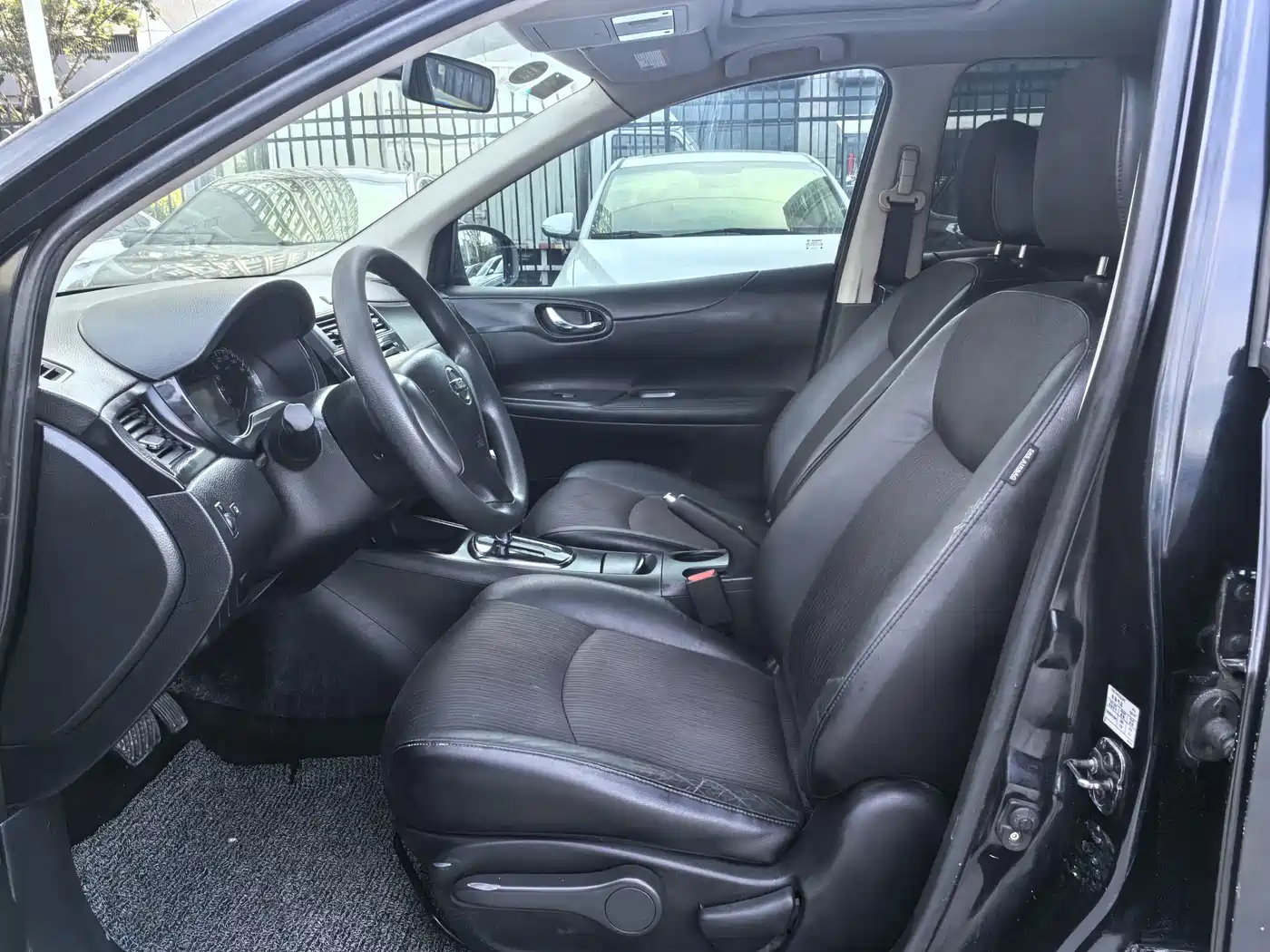 Фото 7 - Nissan Tiida