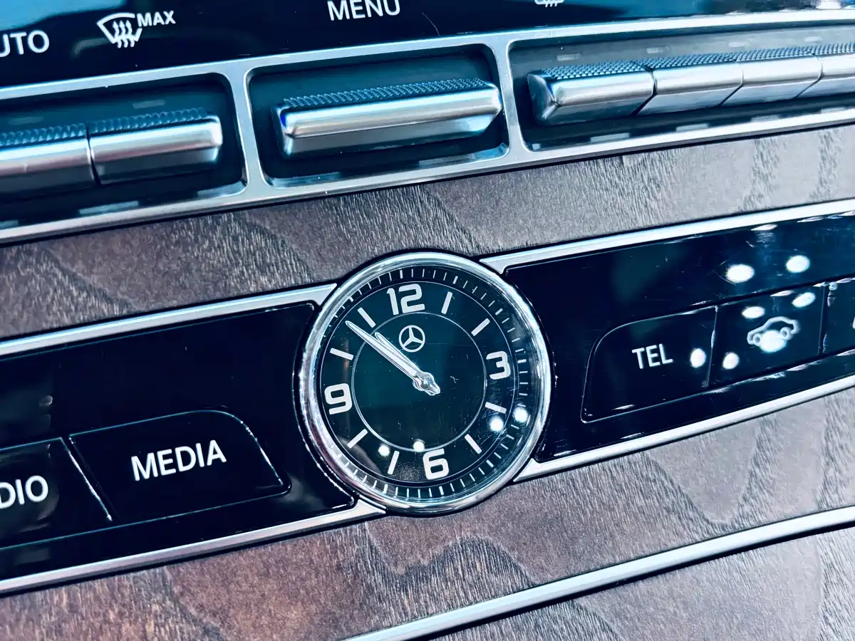 Mercedes-Benz E-Class 2020 E 300 L Luxury Model фото 10