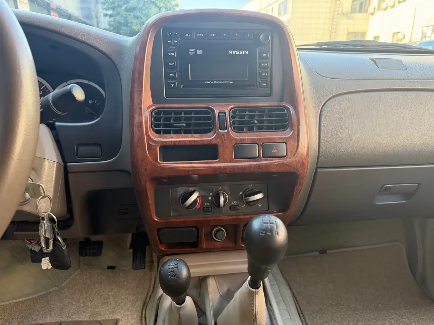 Nissan ZN Van 2015 2013 2.4L 4WD Standard 5-seater