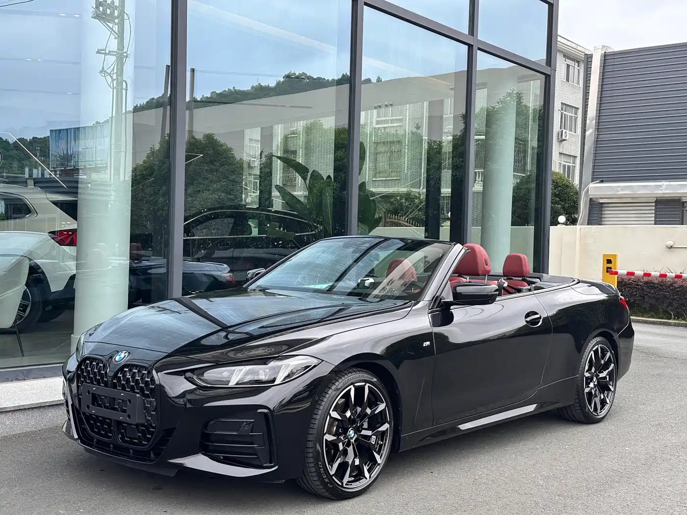 BMW 4 Series 2024 430i Convertible M Sport Shadow Edition