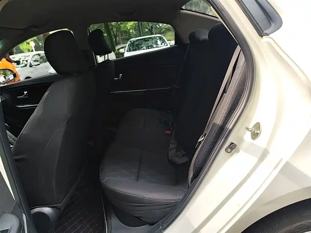Kia K2 2015 Sedan 1.4L MT GLS фото 17