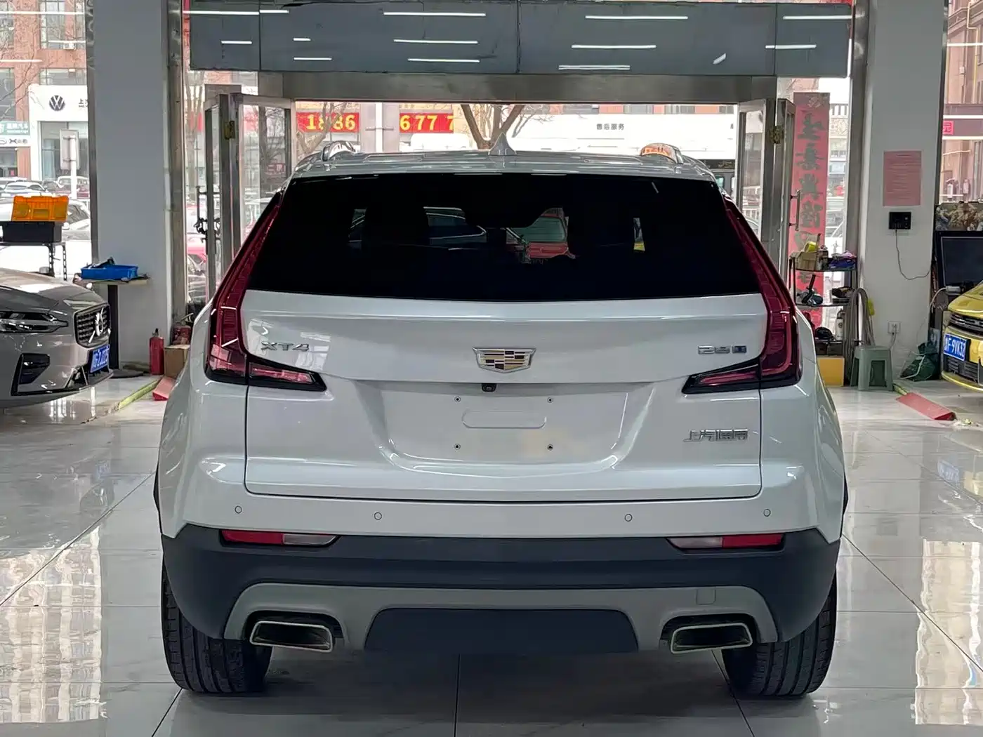 CADILLAC XT4