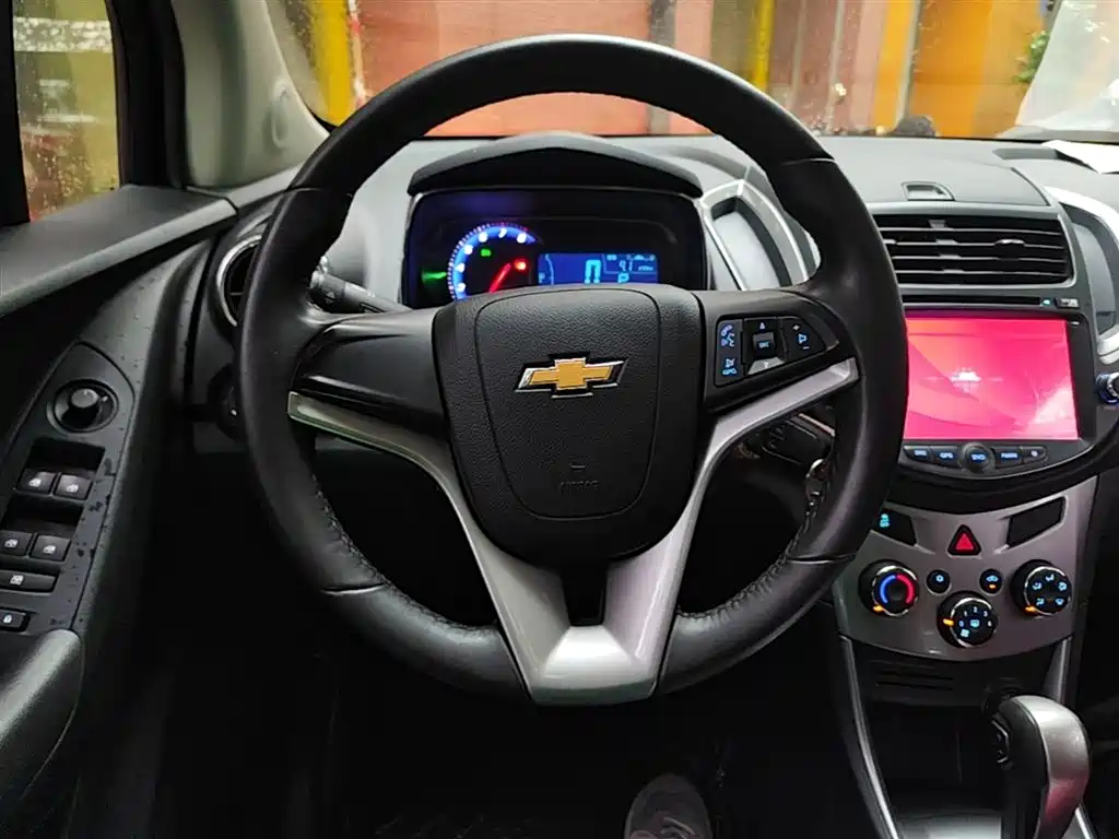Chevrolet Trax 2014 1.4T Automatic 2WD Luxury фото 11