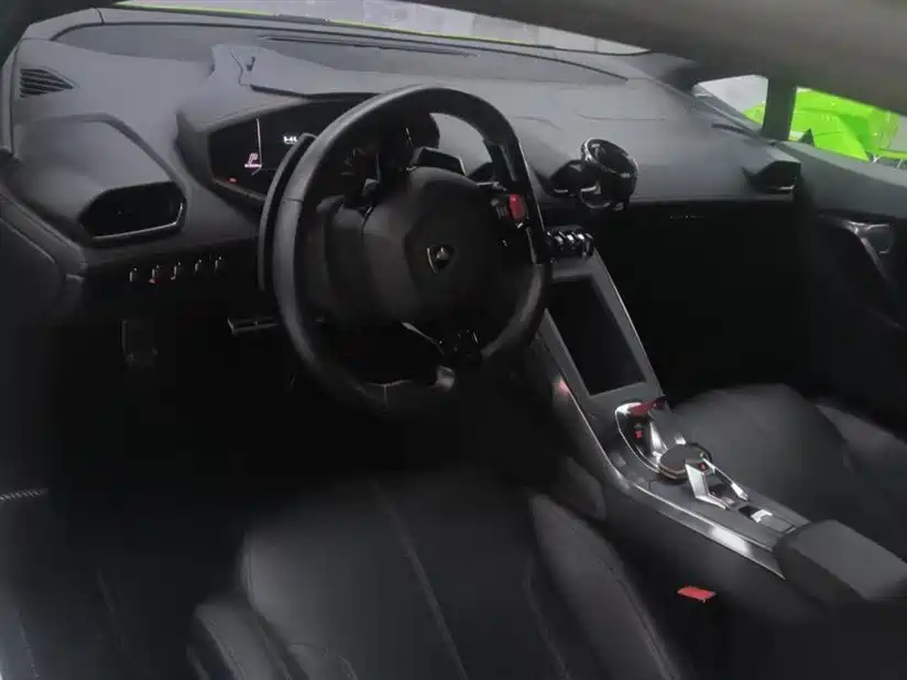 LAMBORGHINI HURACÁN