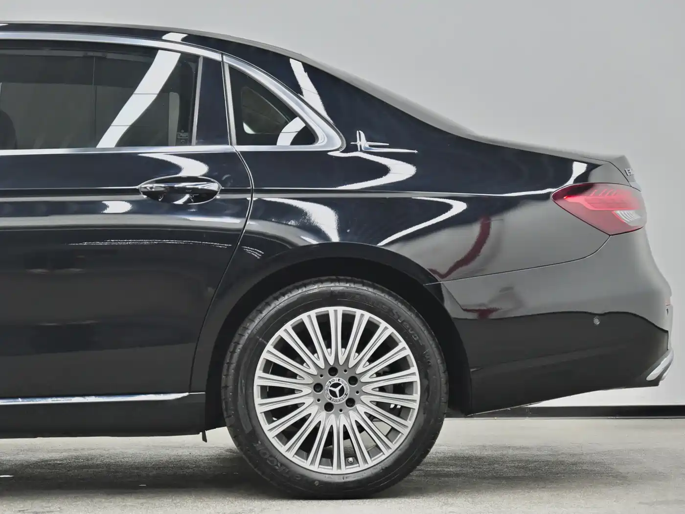 Mercedes-Benz E-Class 2022 Facelift E 300 L Luxury Style фото 26