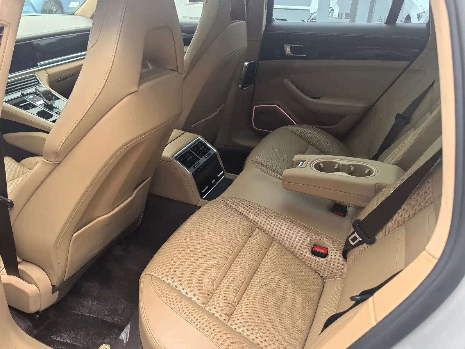Photo 1 - Porsche Panamera