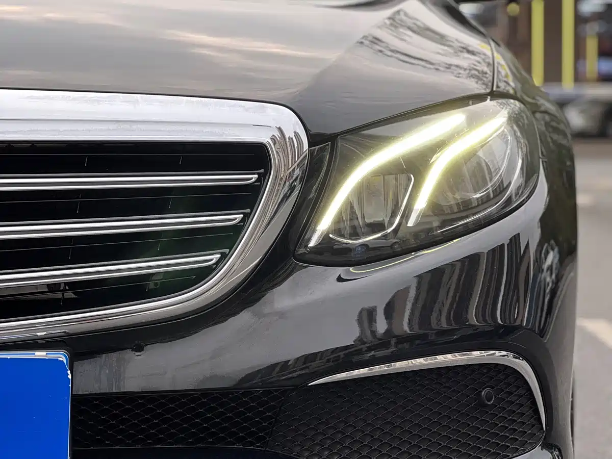Mercedes-Benz E-Class 2019 E 300 L Fashion фото 15
