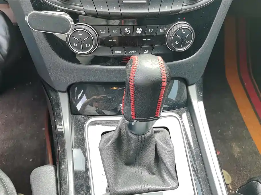 Peugeot 508 2015 2.0L Automatic Zhiyi Edition фото 16