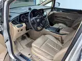 Фото 4 - Buick GL8
