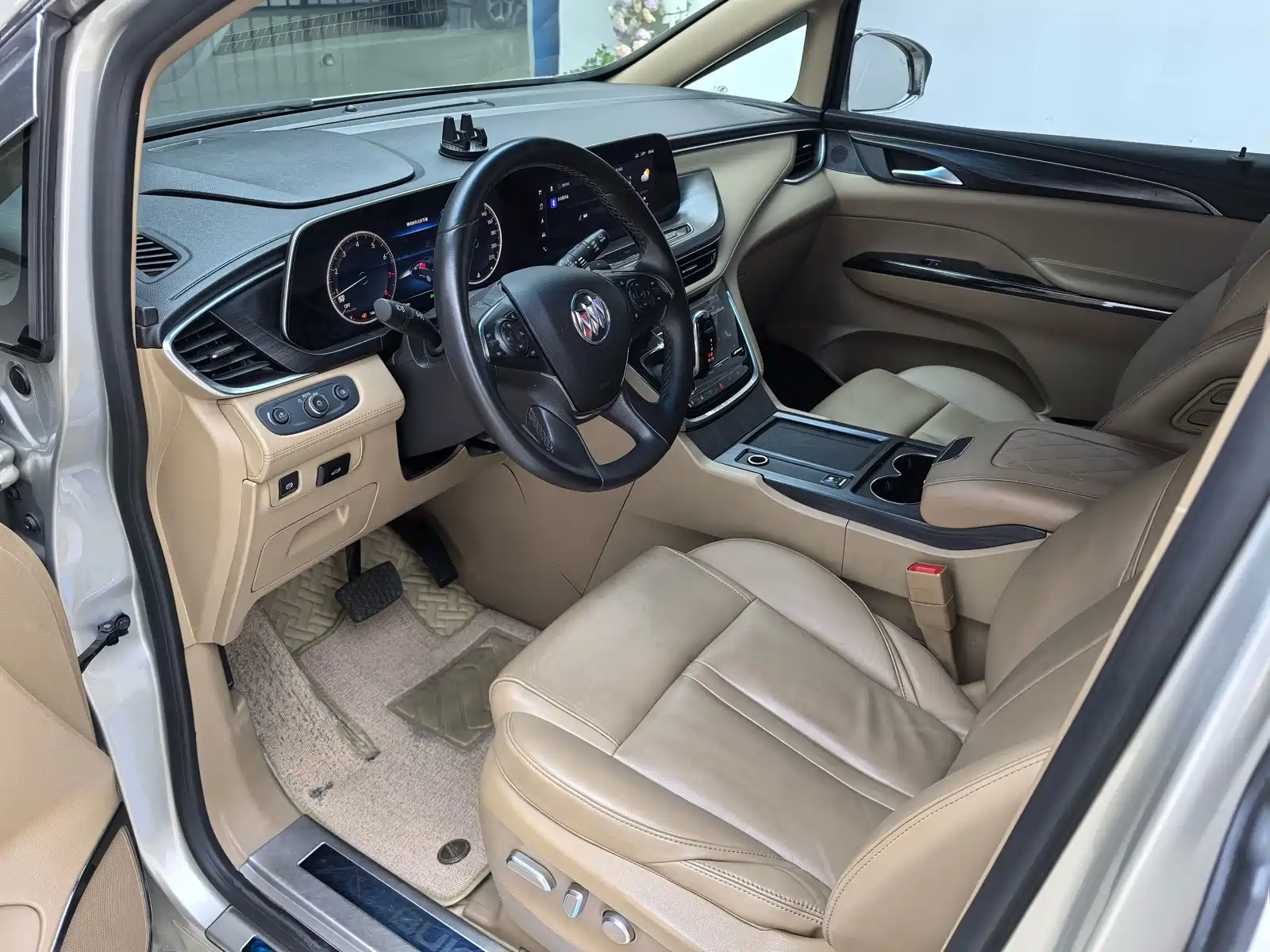 Фото 4 - Buick GL8