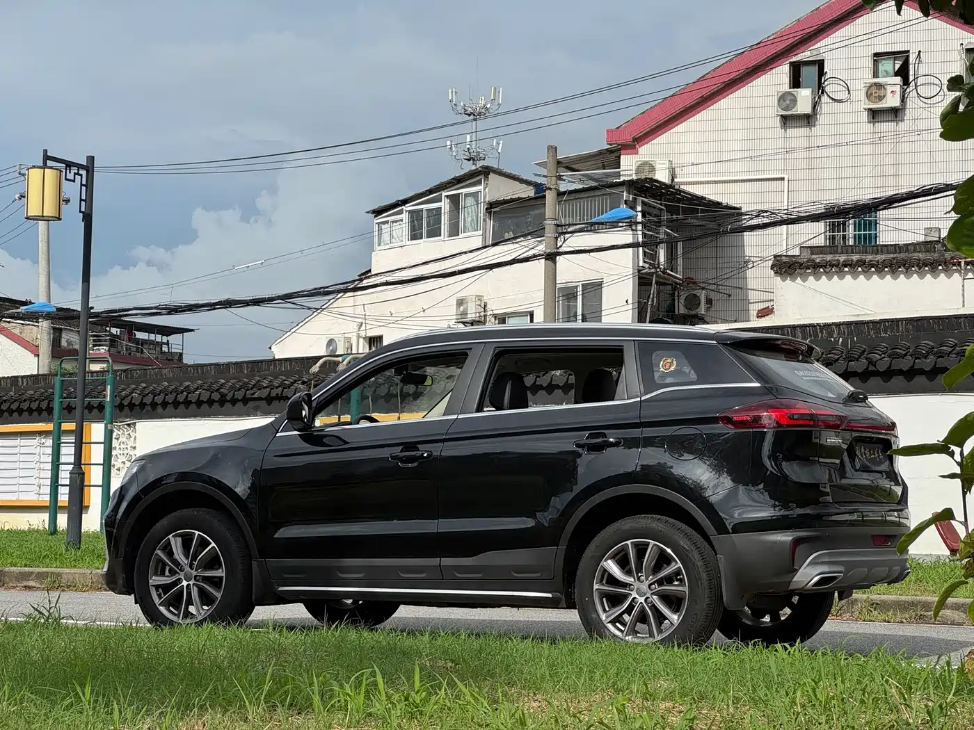 Фото 8 - Geely Boyue