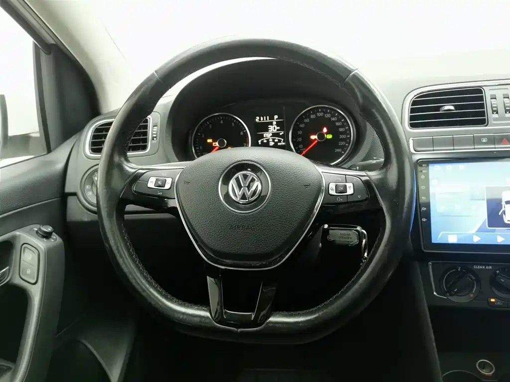 Volkswagen Polo 2016 1.6L Automatic Comfort фото 11