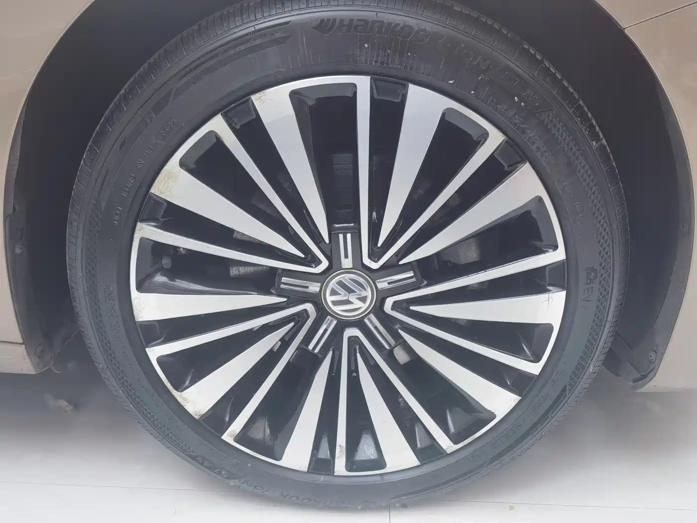 Volkswagen Passat 2020 330TSI Luxury Edition China VI фото 23