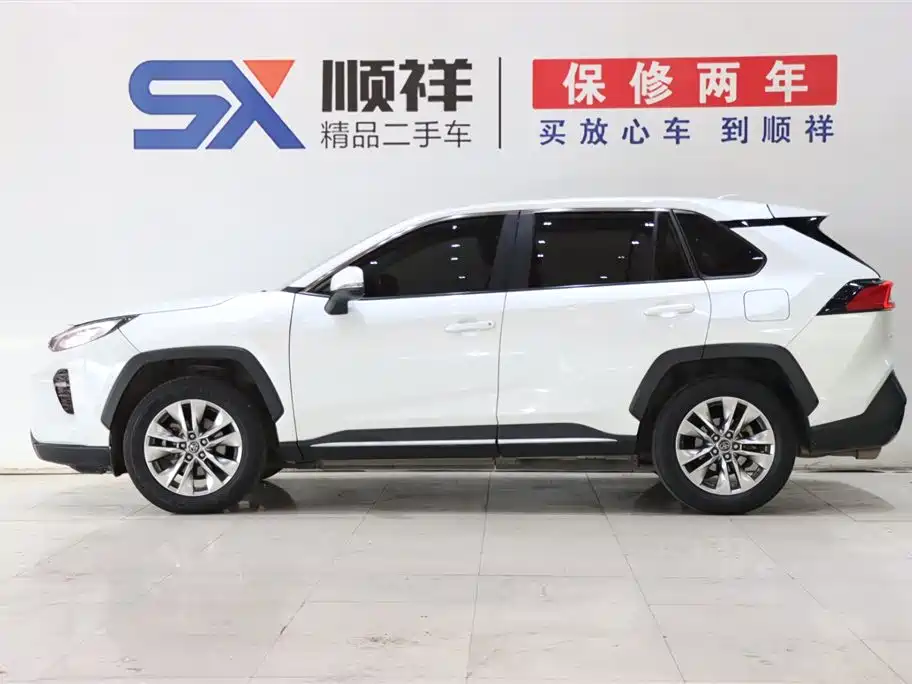 Toyota Wildlander 2022 2.0L CVT FWD Luxury Edition фото 4