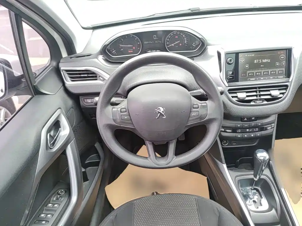 Peugeot 2008 2016 2014 1.6L Automatic Fashion Edition