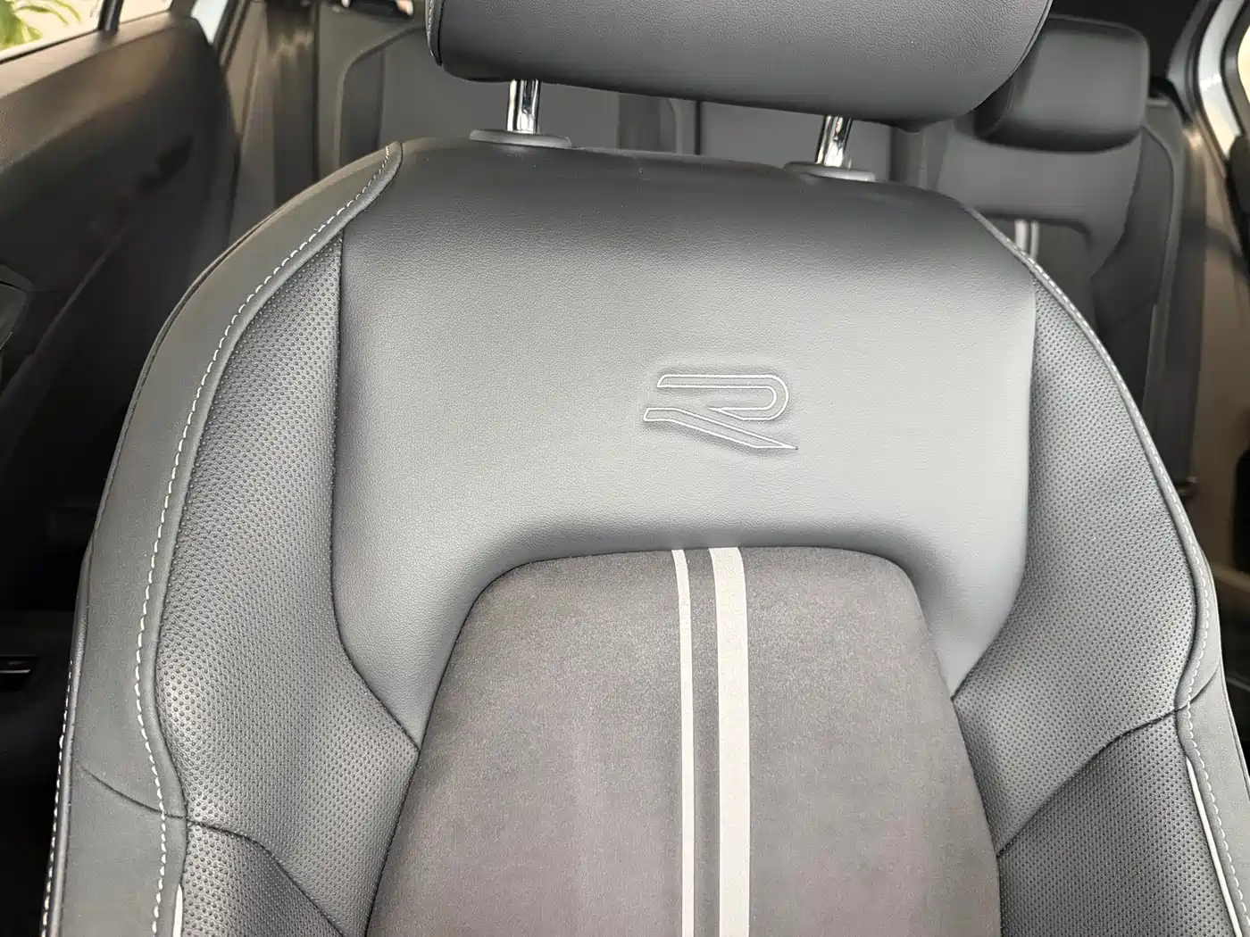 Volkswagen Golf 2023 Facelift 280TSI DSG R-Line Lite фото 16