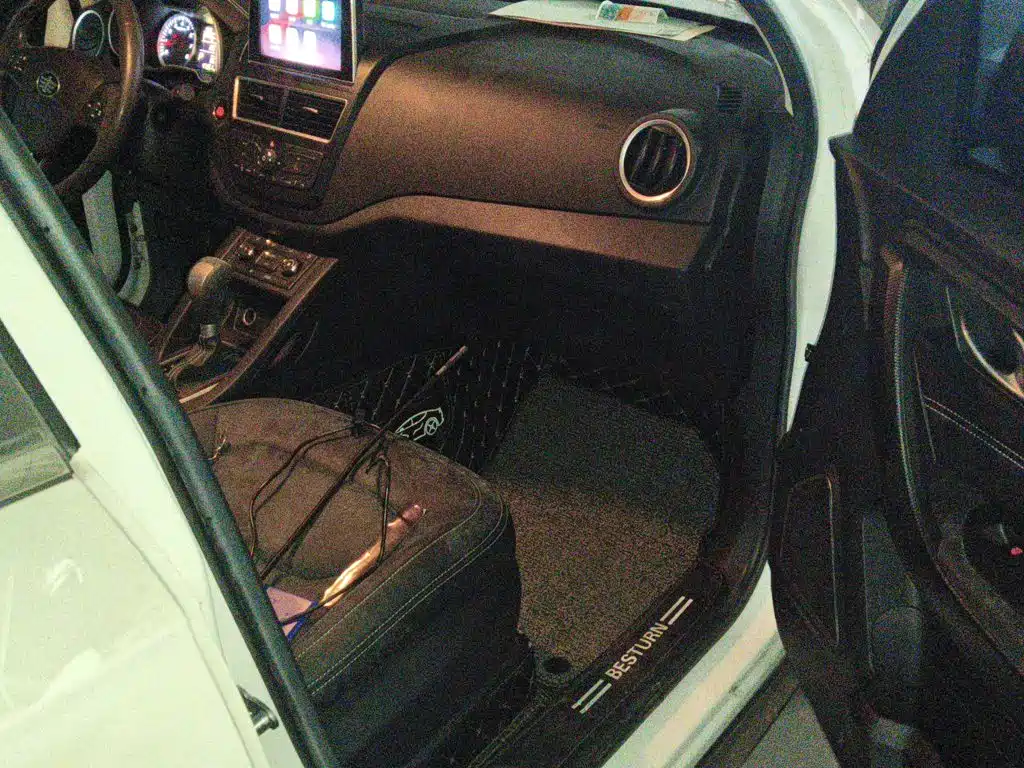 Besturn X40 2017 2017 1.6L Auto Premium