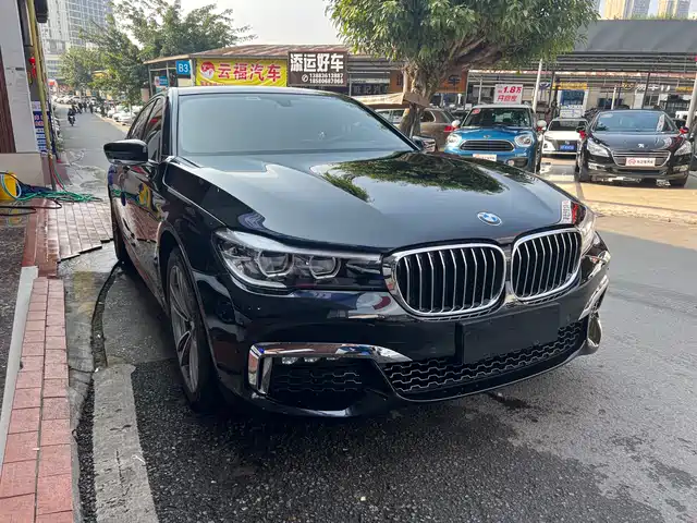 BMW 7 SERIES