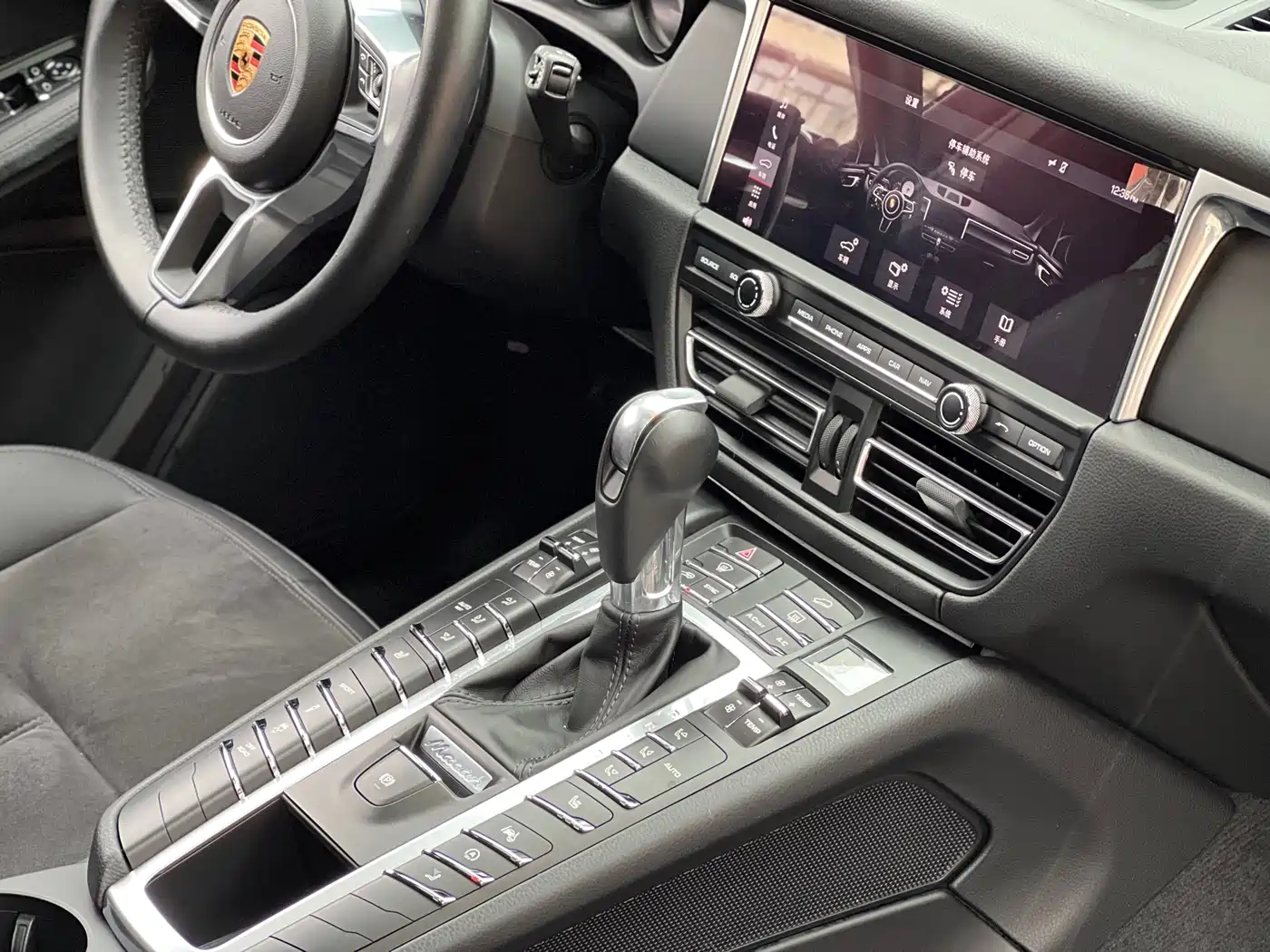 Porsche Macan 2018 Macan 2.0T фото 10