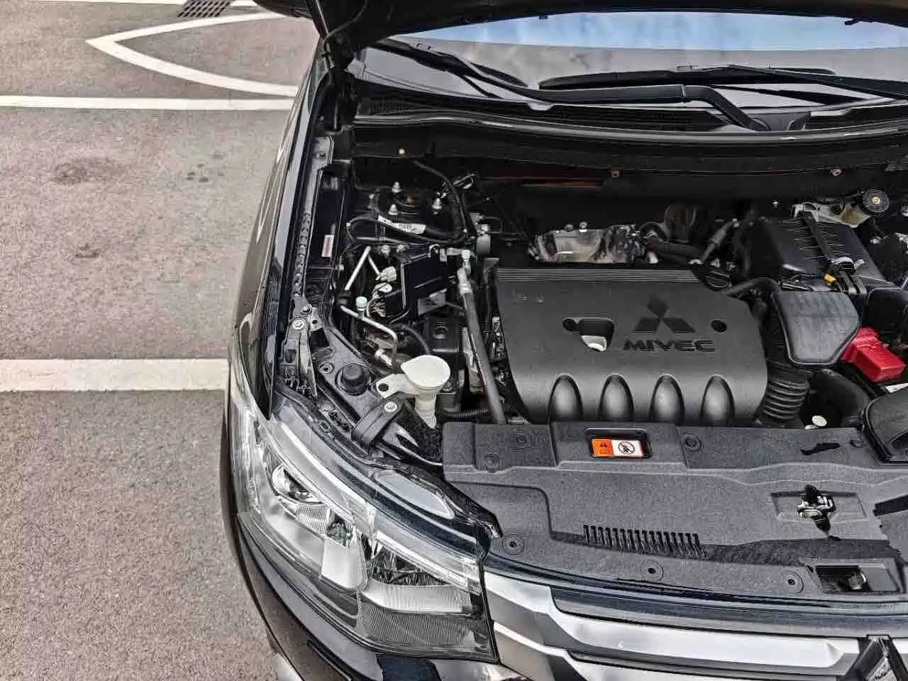 Mitsubishi Outlander (Import) 2015 2014 2.4L 4WD Luxury Value Edition 7-seater