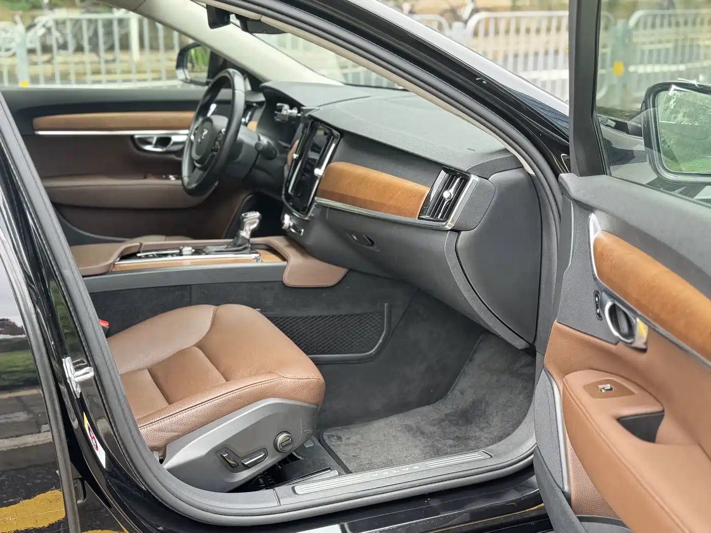 Volvo S90 2020 T5 Momentum Luxury Edition фото 5
