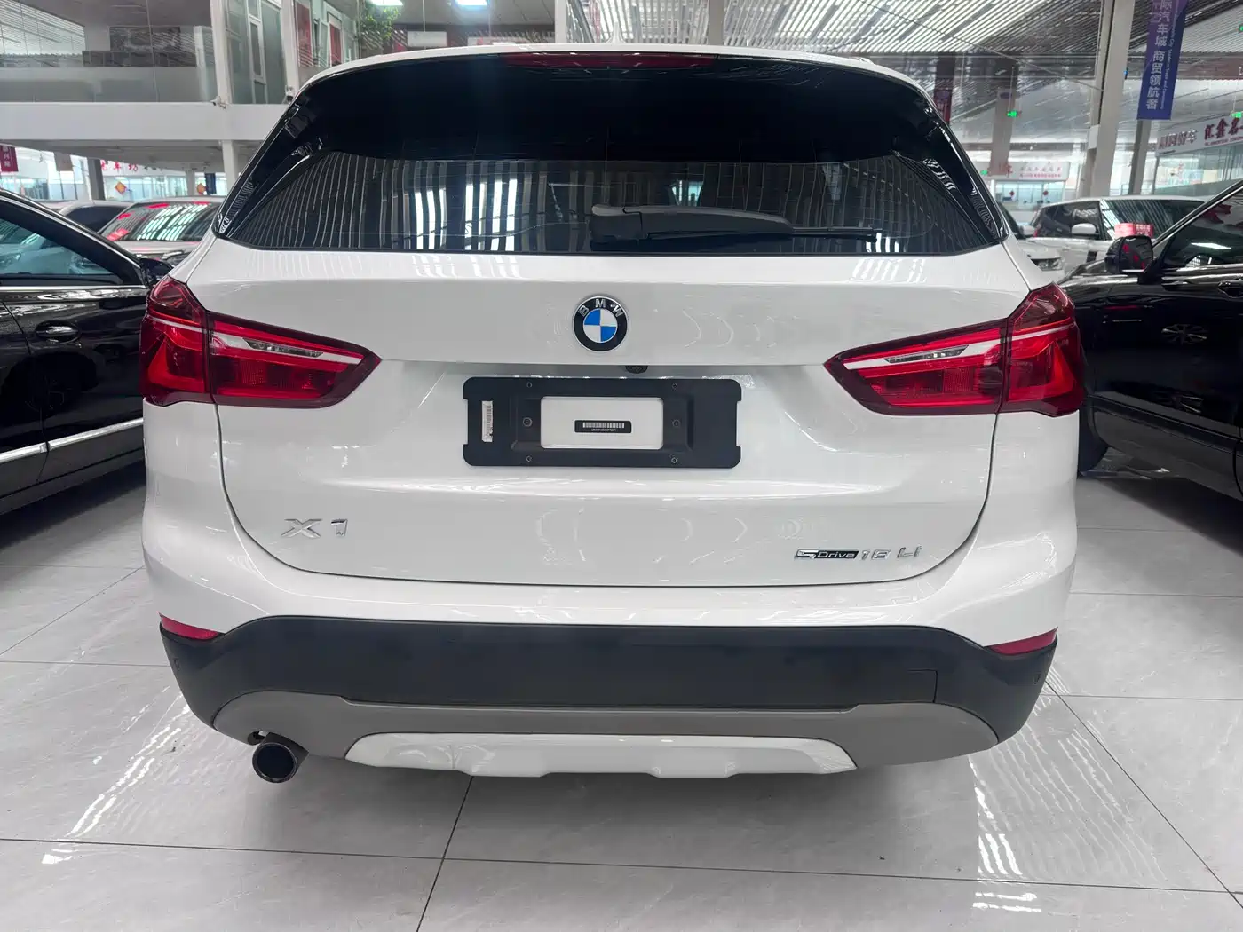 BMW X1 2019 sDrive18Li Premium Model фото 16