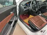 Photo 16 - Honda Crosstour