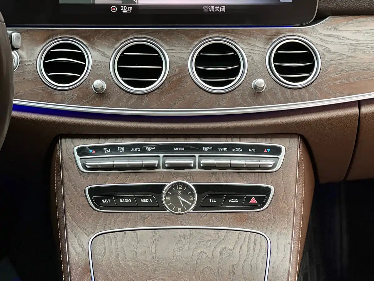Mercedes-Benz E-Class 2019 E 300 L Fashion фото 12