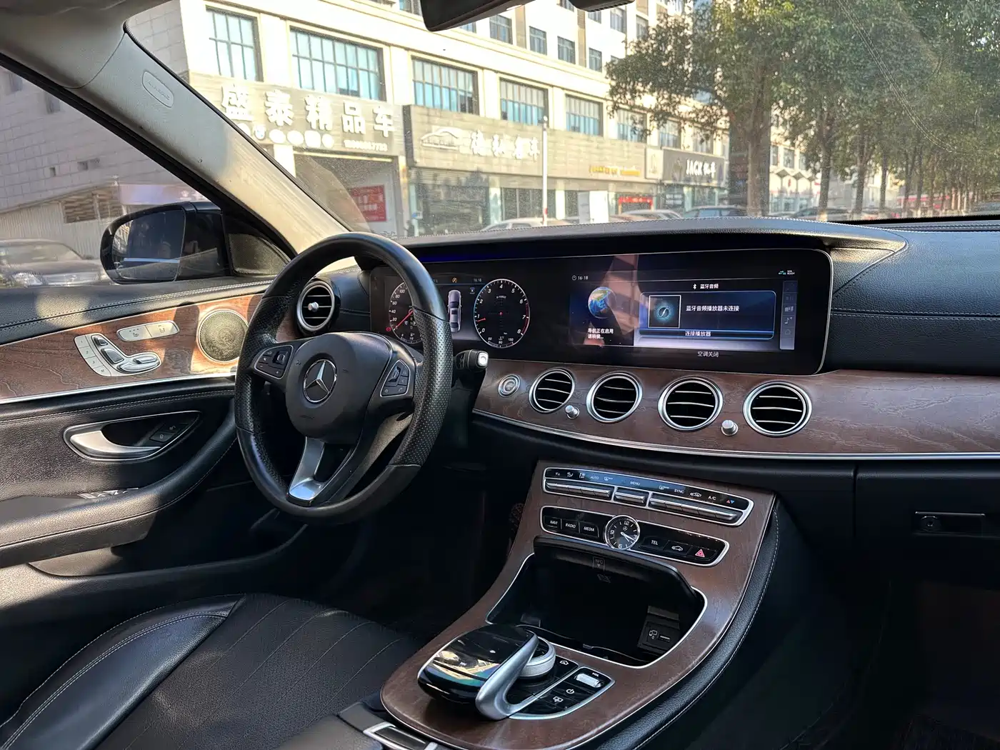 Mercedes-Benz E-Class 2018 E 300 L Luxury фото 7
