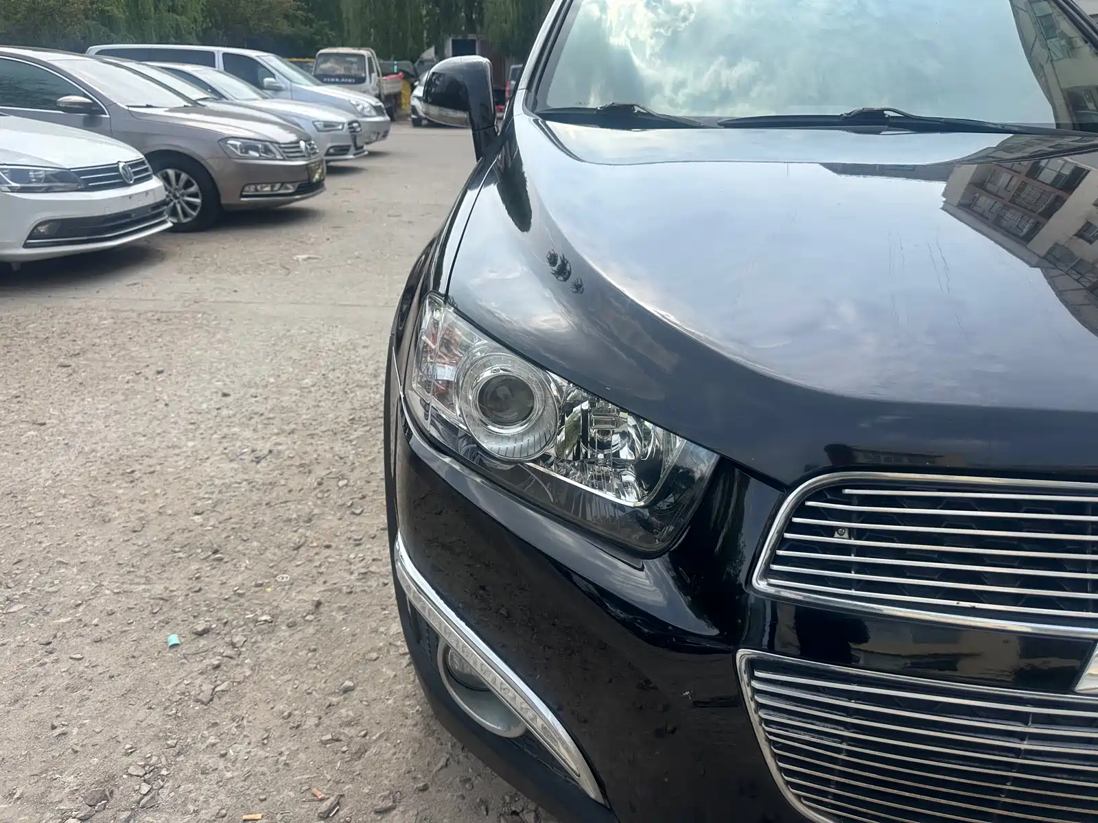 Photo 8 - Chevrolet Captiva
