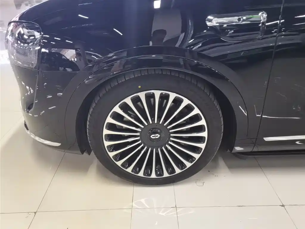 AITO Wenjie AITO M9 2025 Extended Range Ultra 52kWh 5-Seater фото 23