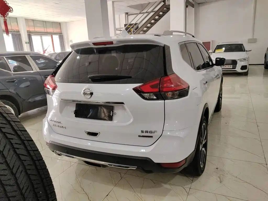 Фото 10 - Nissan X-Trail