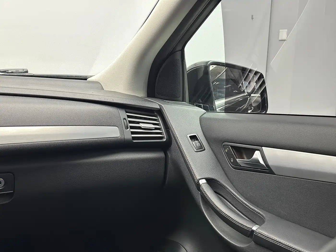 Mercedes-Benz R-Class 2015 R 320 4MATIC Luxury фото 33