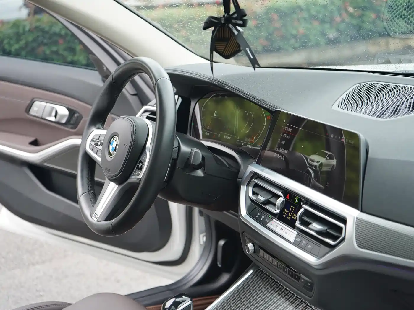 BMW 3 Series 2021 325Li M Sport Night Edition фото 16